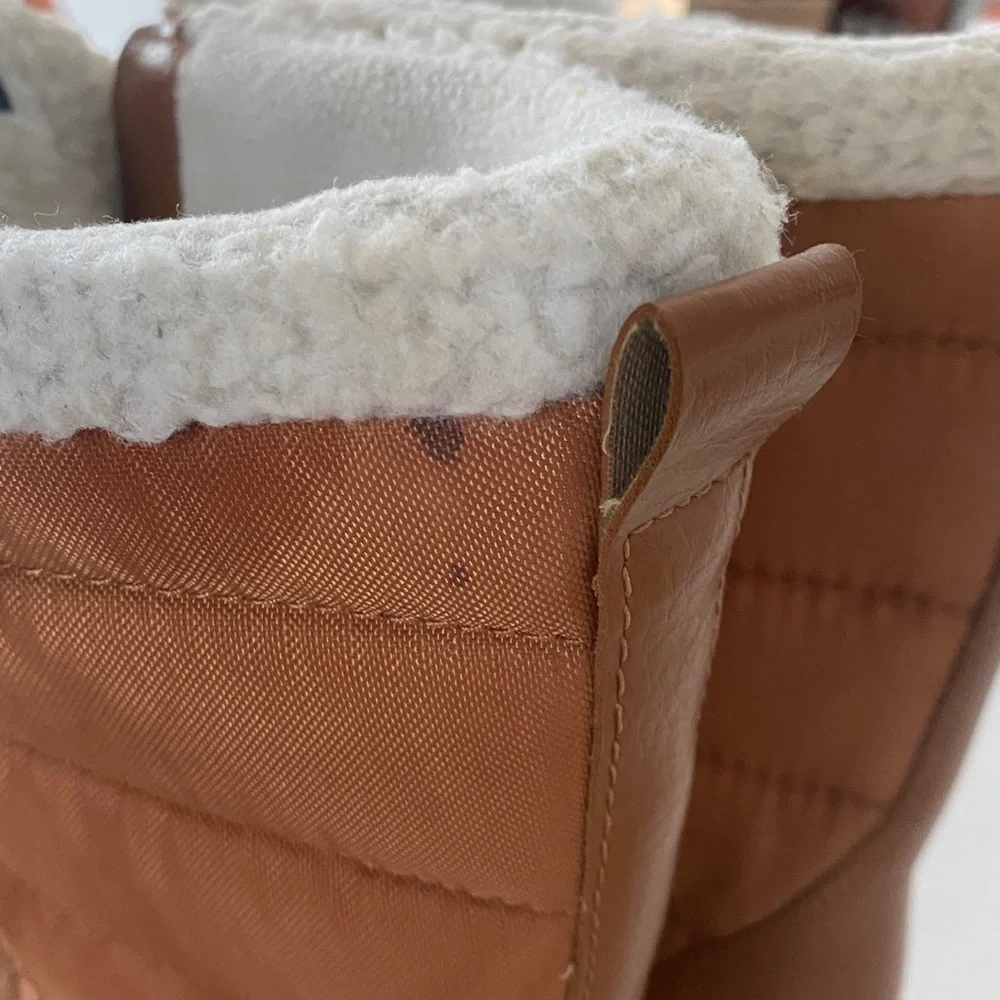 DSG POWDER TAN 200g WATER RESISTANT WINTER BOOTS Girls Size 5